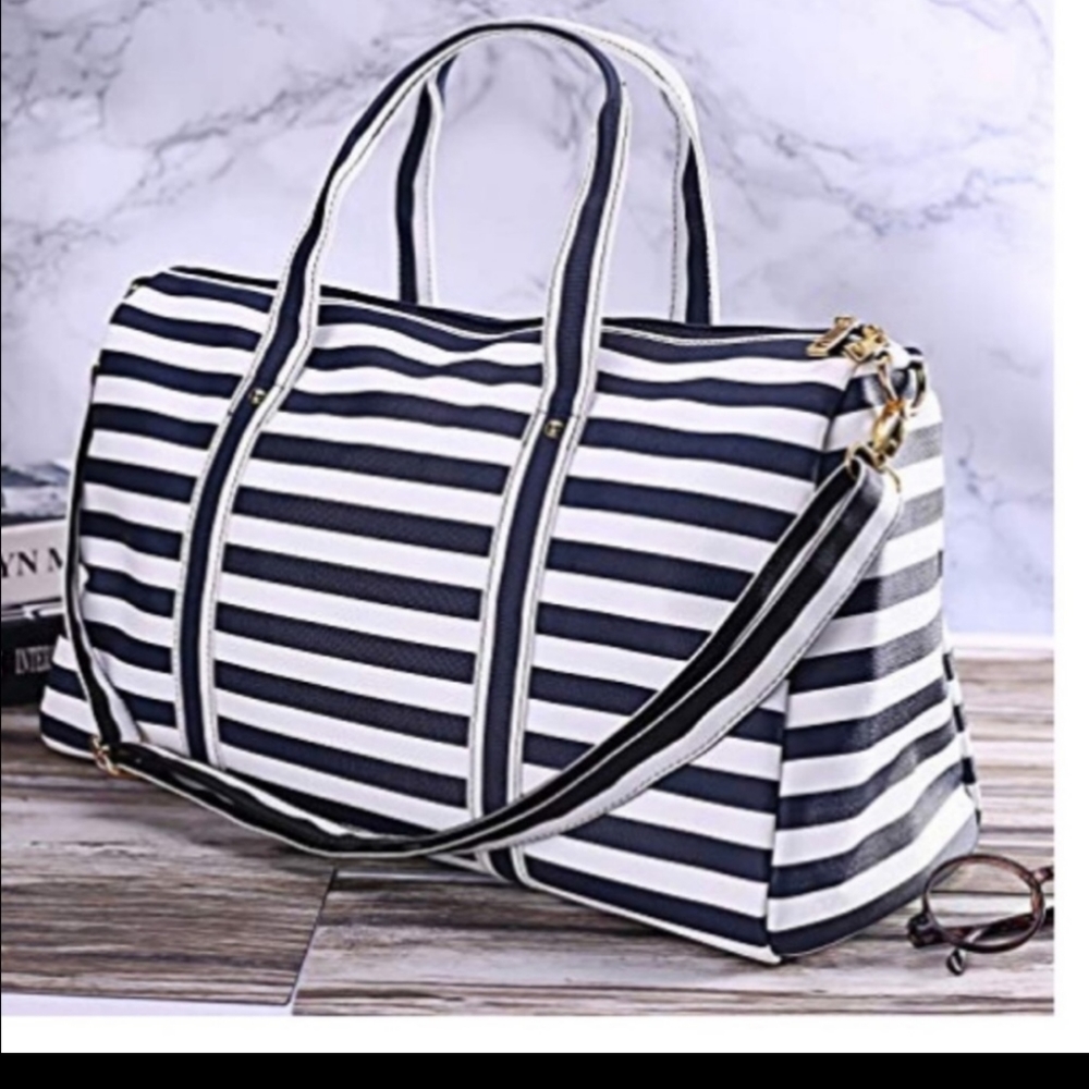 Luminous geometric handbag